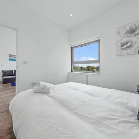 Delta 2 Bedroom Flat In London Dp102
